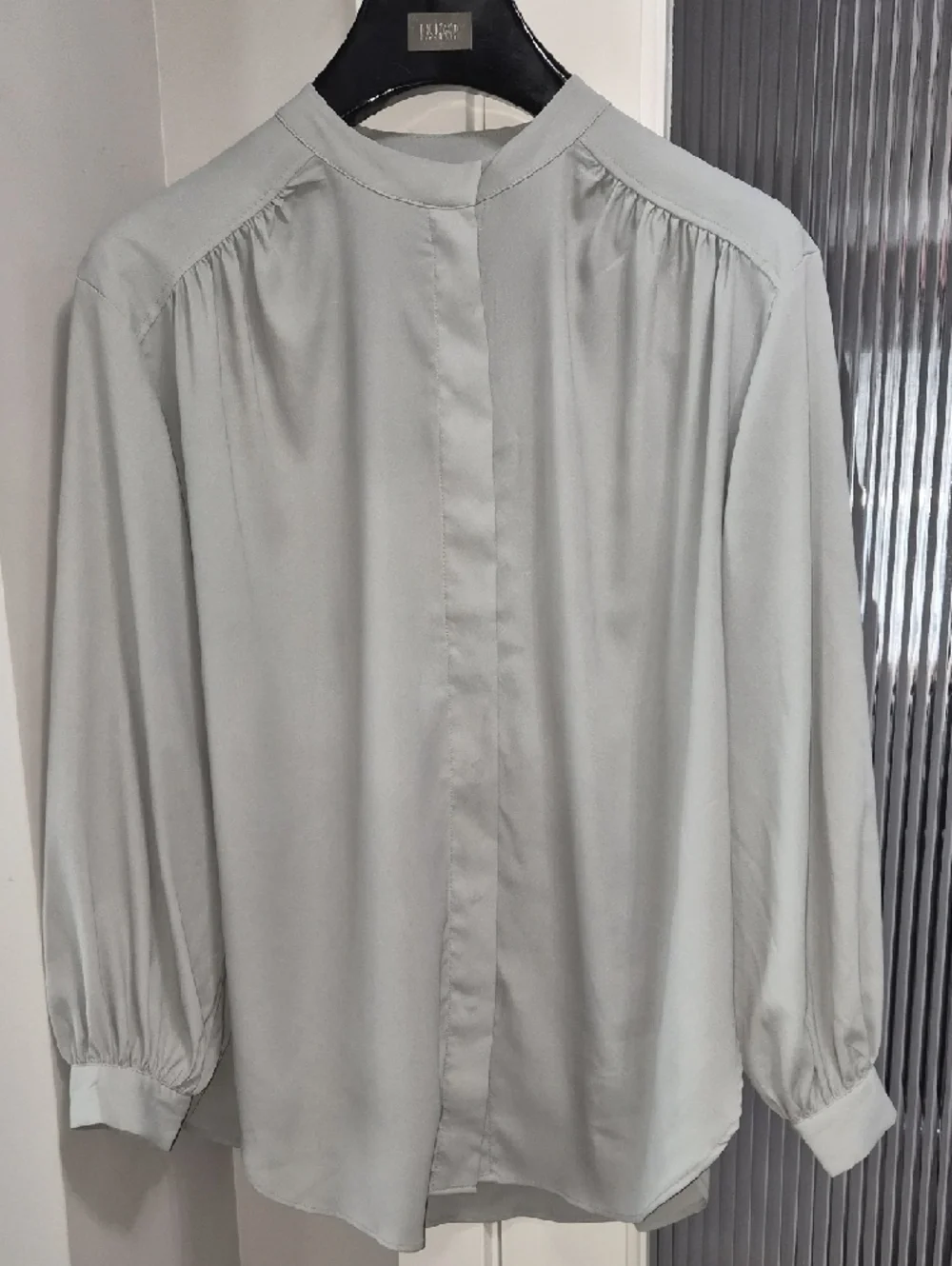 H&M Pale Green Long Sleeve Pleated Blouse - Picture 6 of 6